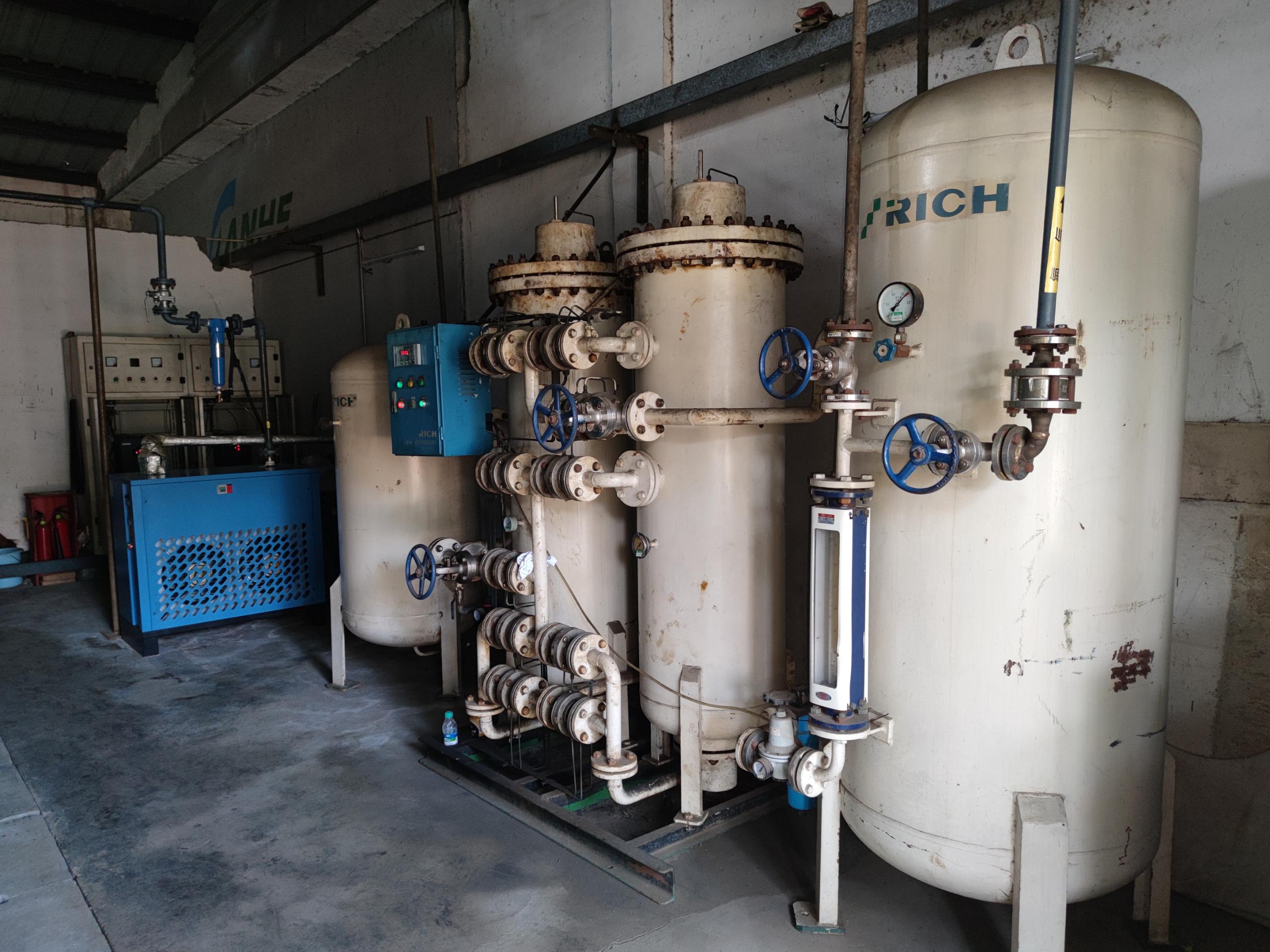 瑞氣制氮機(jī)穩(wěn)定運(yùn)行18年，醫(yī)藥化工生產(chǎn)加速器